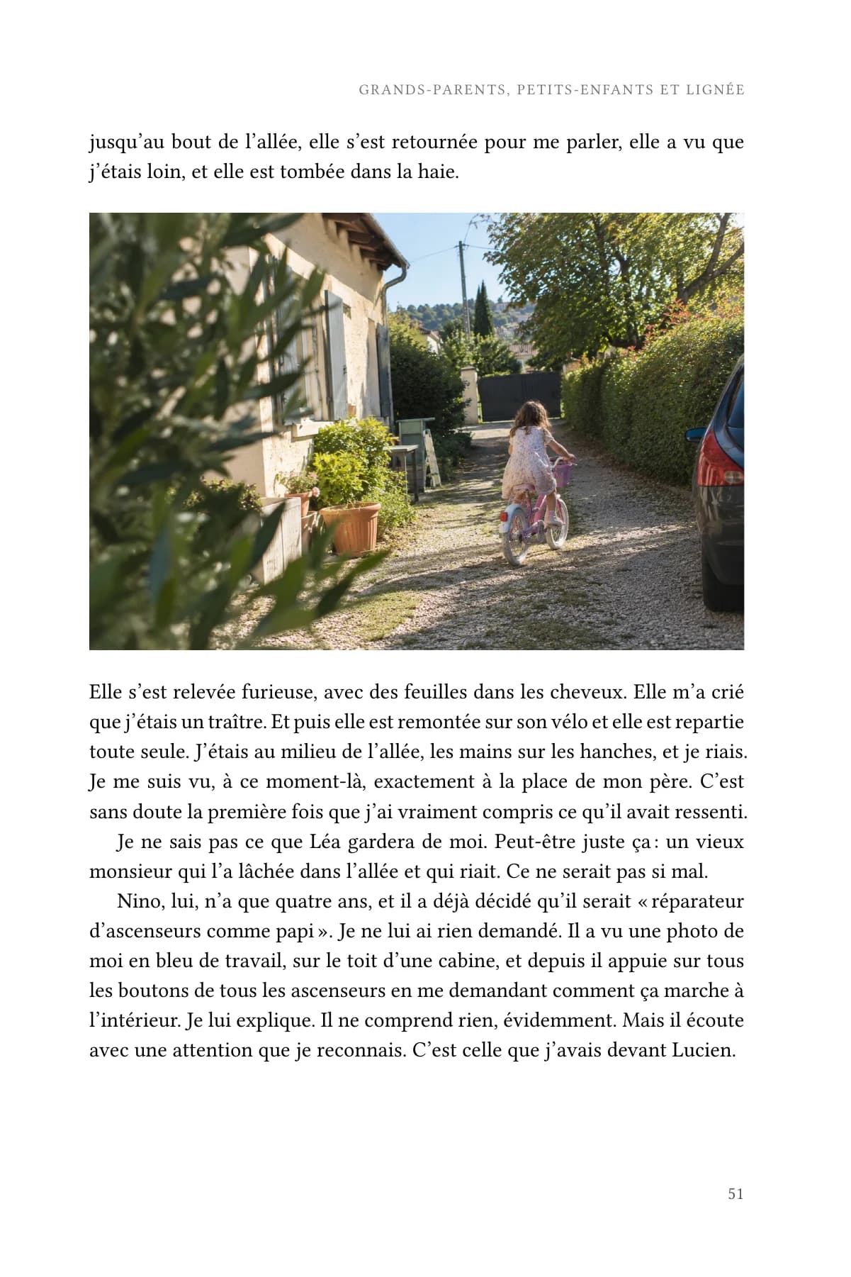 Page de récit avec une photographie insérée au milieu du souvenir